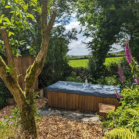 Holiday home Dreckly - Lydcott Glamping With Cornish Sea Views